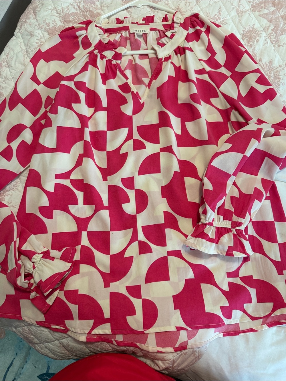 JODIFL Pink and White Geometric Long-Sleeve Blouse